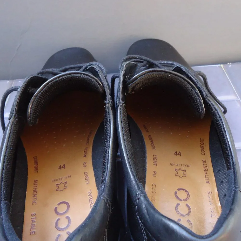 SIZE EU 44. ECCO Helsinki leather oxfords shoes. - Picture 12 of 16